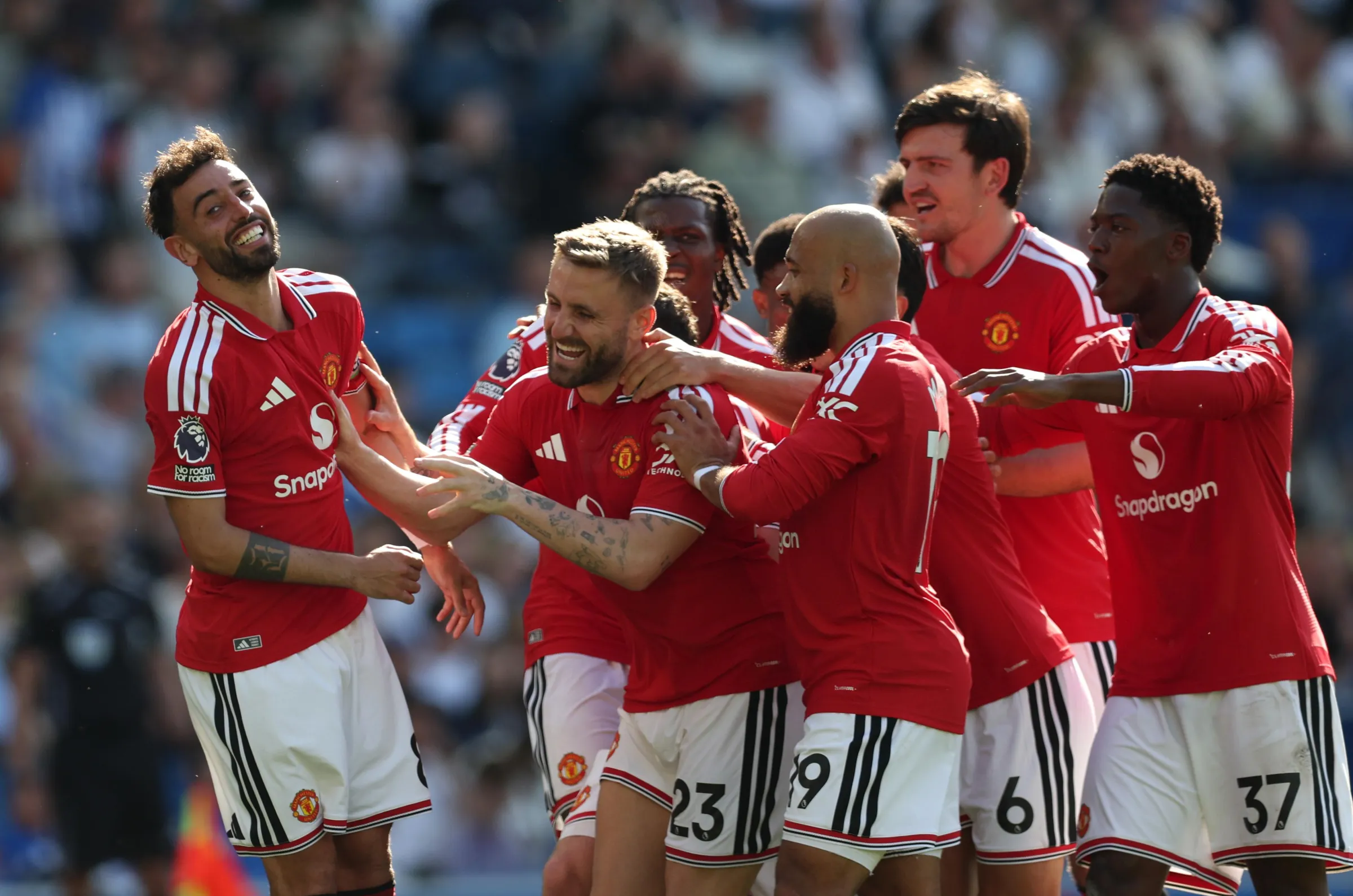 Fernandes Breaks Assist Record as Carrick’s United Finish in Style